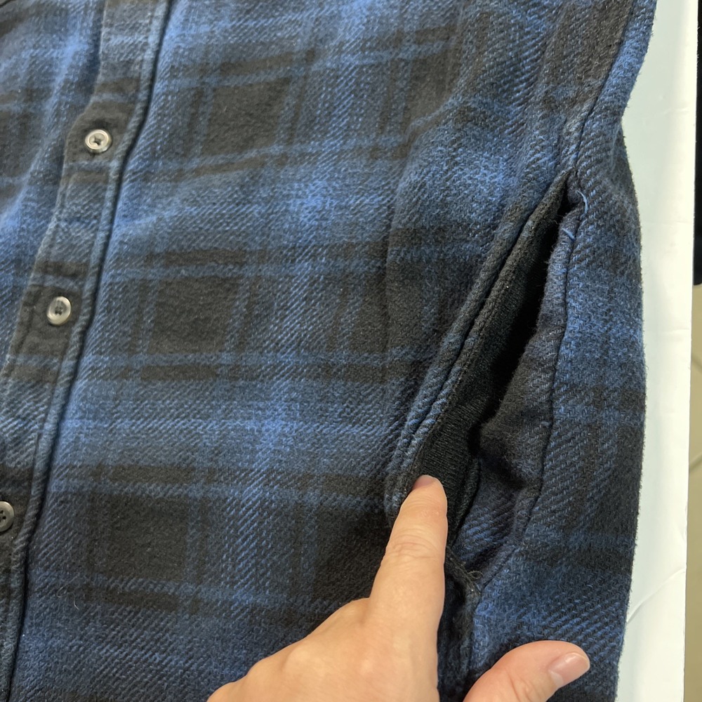 Orvis Men's Big‎ Bear Blue Black Plaid Heavy Flannel Button Down Size Medium - Picture 8 of 9